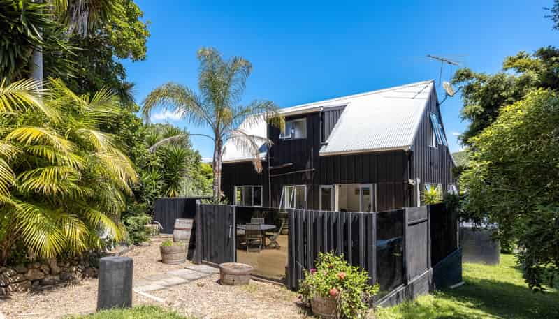 19 Te Makiri Road, Onetangi