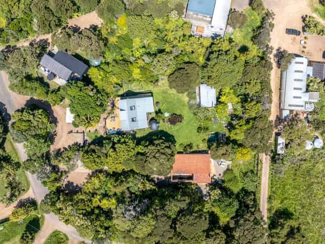 19 Te Makiri Road, Onetangi