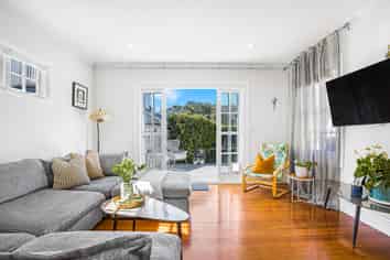 22 Beach Road, Northcote Point