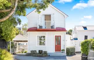 22 Beach Road, Northcote Point