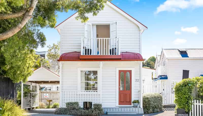 22 Beach Road, Northcote Point