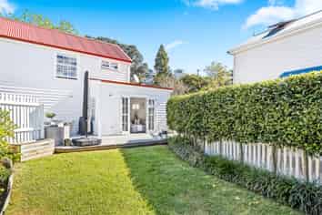 22 Beach Road, Northcote Point