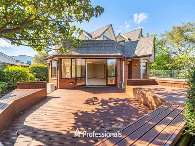 130F Woburn Road, Woburn