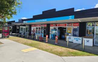 Prime retail/office in growing Riverhead