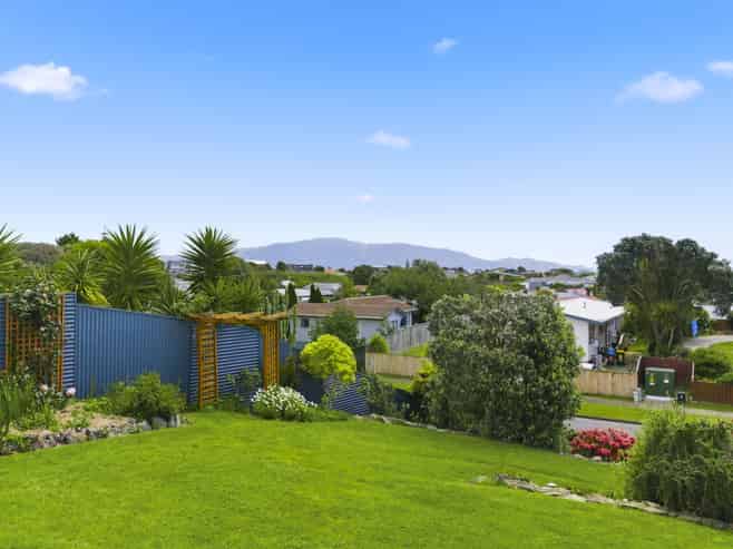 2 Sunset Terrace, Waikanae Beach
