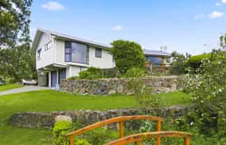 2 Sunset Terrace, Waikanae Beach