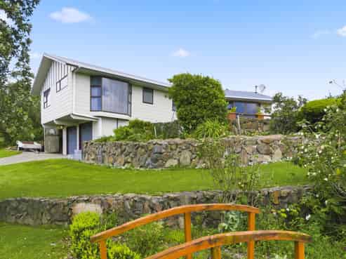 2 Sunset Terrace, Waikanae Beach