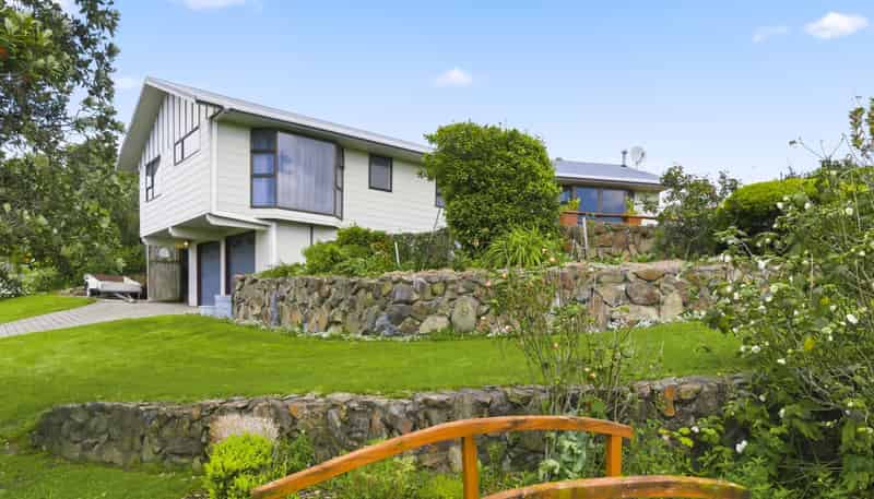 2 Sunset Terrace, Waikanae Beach