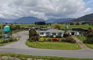18 Municipal Road, Kowhitirangi, Hokitika