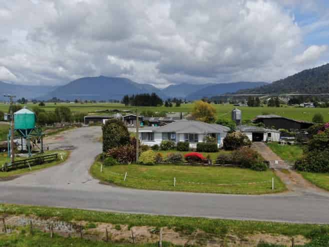 18 Municipal Road, Kowhitirangi, Hokitika