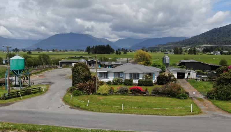 18 Municipal Road, Kowhitirangi, Hokitika