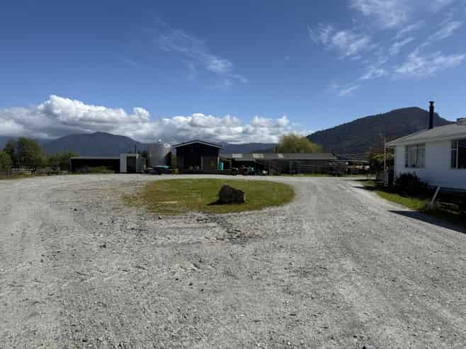 18 Municipal Road, Kowhitirangi, Hokitika