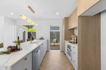 1/92 Holly Road, Saint Albans