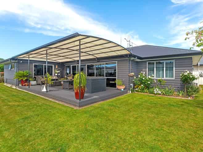 50 Sterling Park, Lytton West