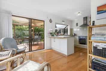 25 Matua Road, Matua