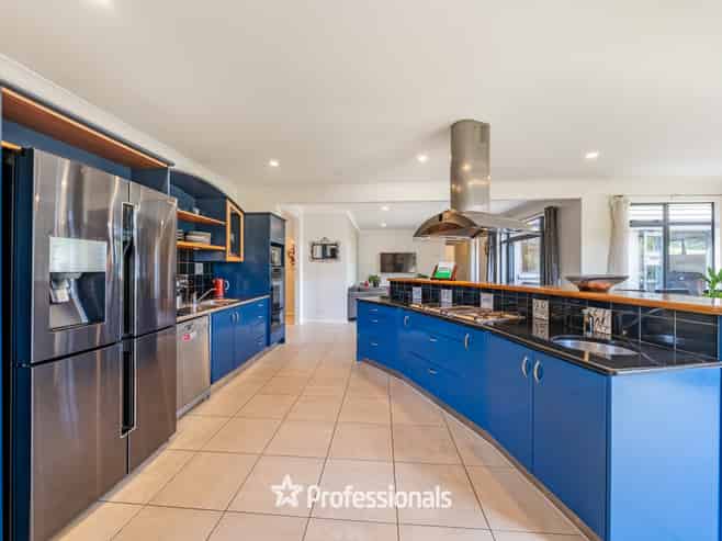 8 Tuhua Lane, Brown Owl