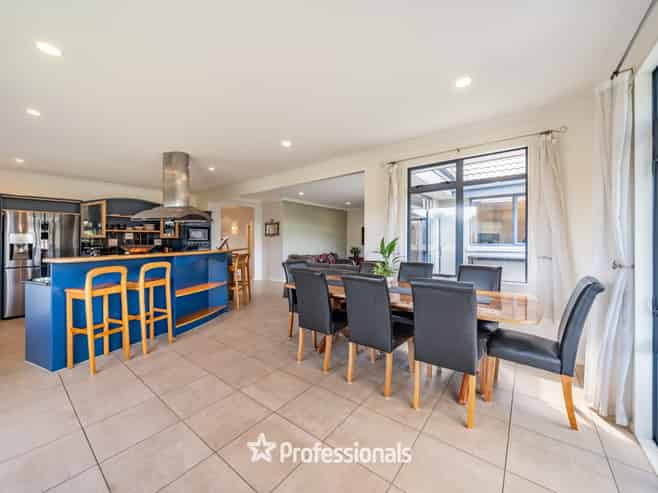 8 Tuhua Lane, Brown Owl