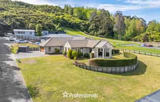 8 Tuhua Lane, Brown Owl