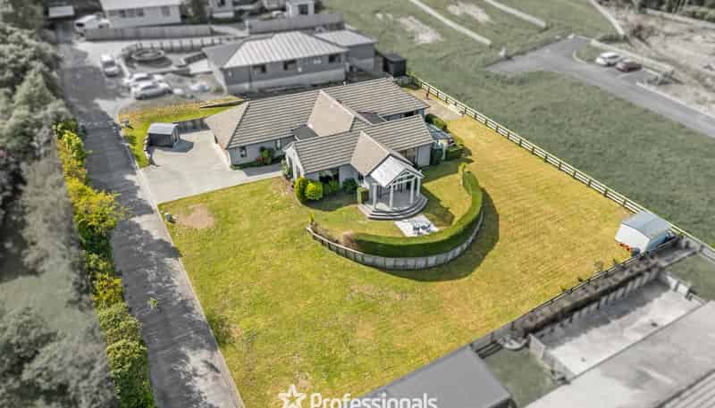 8 Tuhua Lane, Brown Owl