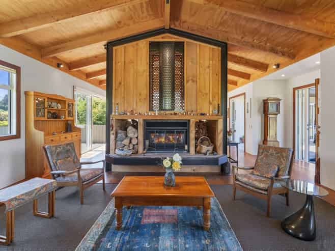 2/154 Mapara Road, Acacia Bay