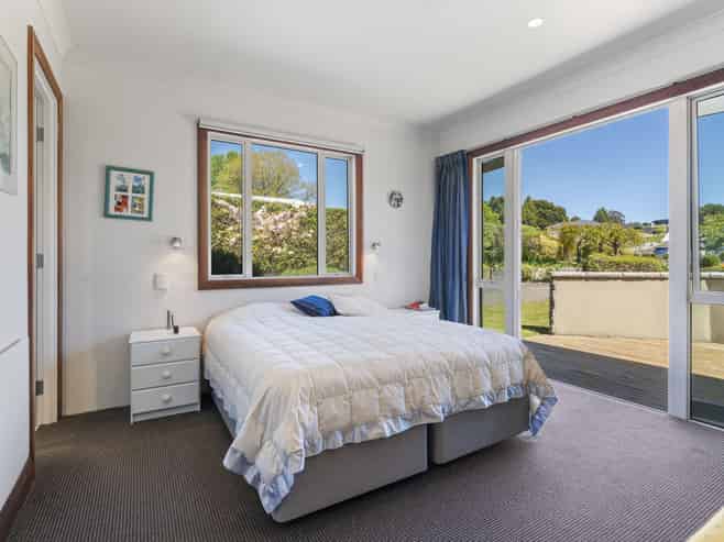 2/154 Mapara Road, Acacia Bay