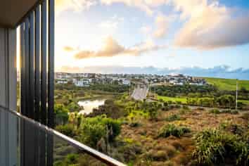 6/1090 Beach Road, Torbay