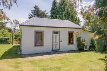 1512 Livingstone-Duntroon Road, Livingstone