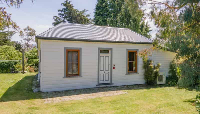 1512 Livingstone-Duntroon Road, Livingstone