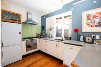 15 Thane Road, Roseneath