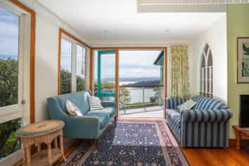 15 Thane Road, Roseneath