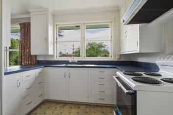 36 Dryden St, Milton