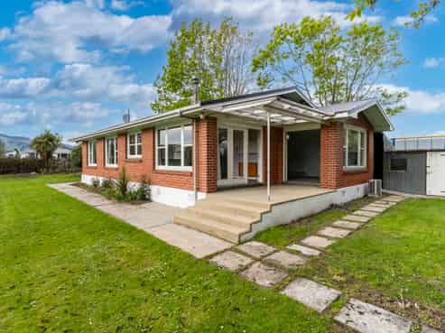 36 Dryden Street, Milton