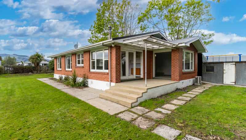 36 Dryden St, Milton