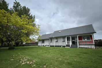 223  Valley Road , Waitoki