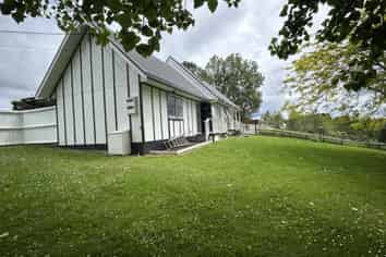 223  Valley Road , Waitoki