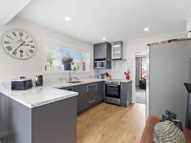 19 Battersea Place, Roslyn