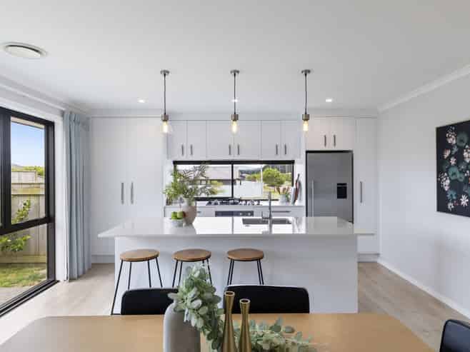 202 Pacific Drive, Fitzherbert