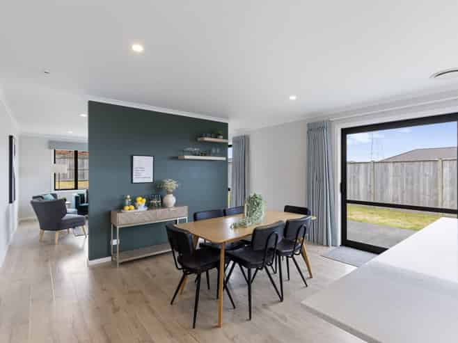 202 Pacific Drive, Fitzherbert