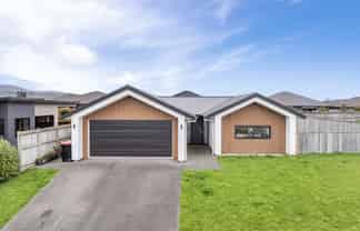 202 Pacific Drive, Fitzherbert