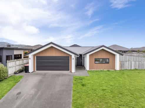 202 Pacific Drive, Fitzherbert