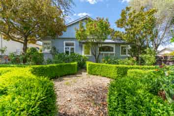 10 Preston Street, West End