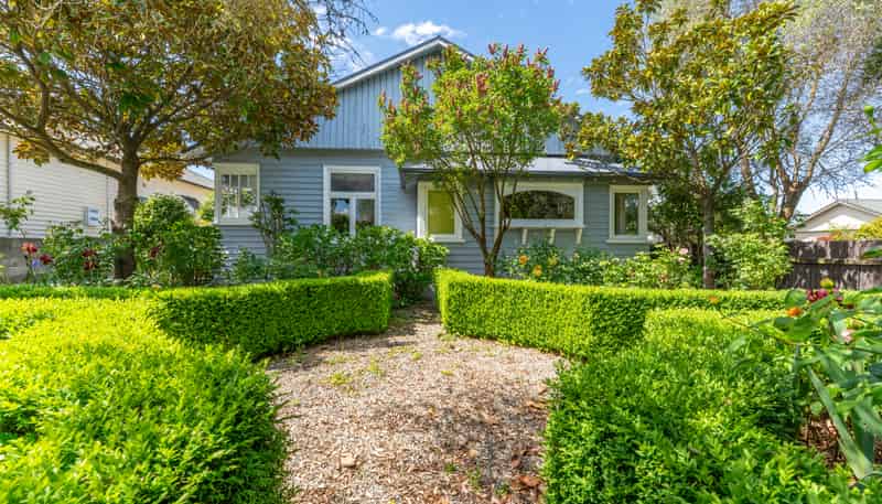 10 Preston Street, West End