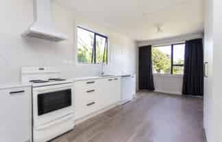 14 De Havilland St, Hornby