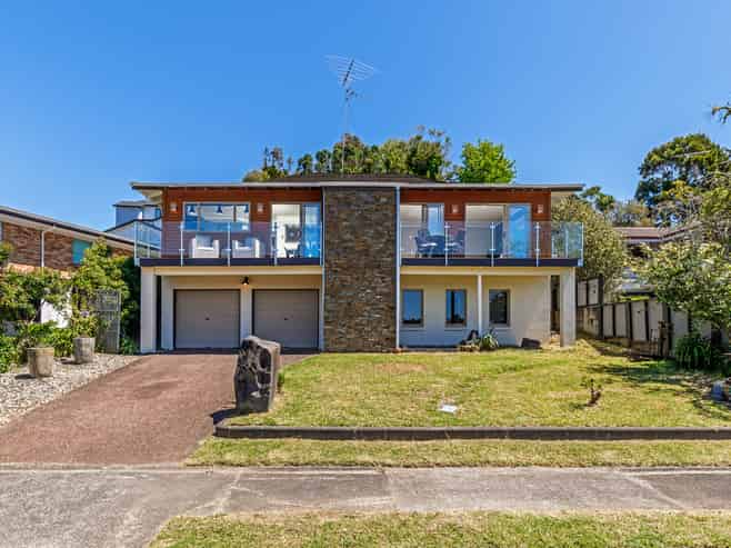 9 Robin Lane, Browns Bay