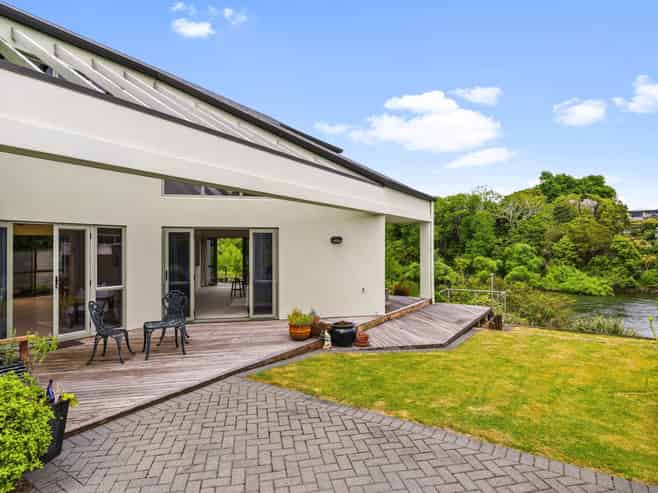 565 River Road, Fairfield