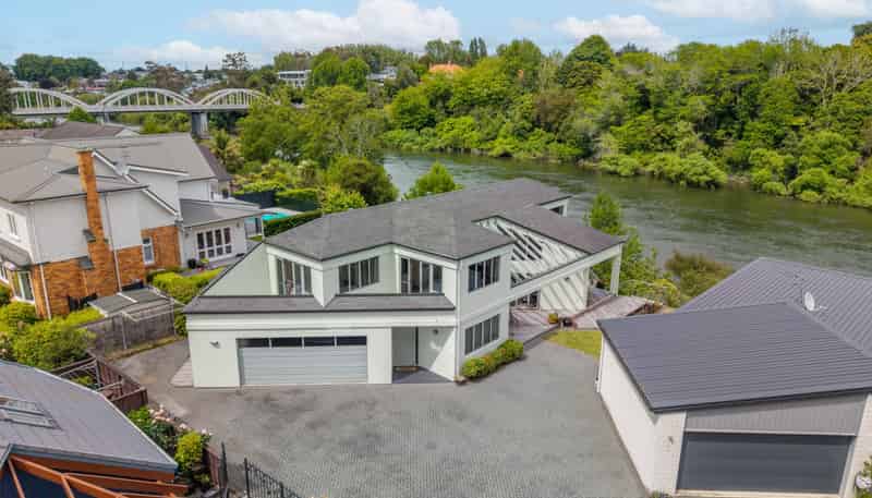 565 River Road, Fairfield