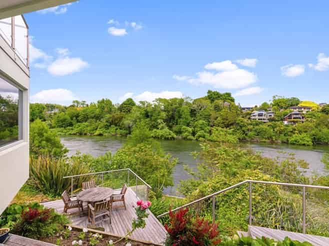 565 River Road, Fairfield