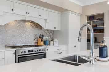 11 School Road, Riverlands