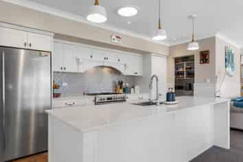 11 School Road, Riverlands