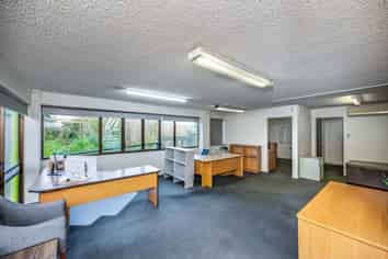 Office/warehouse unit for lease or sale